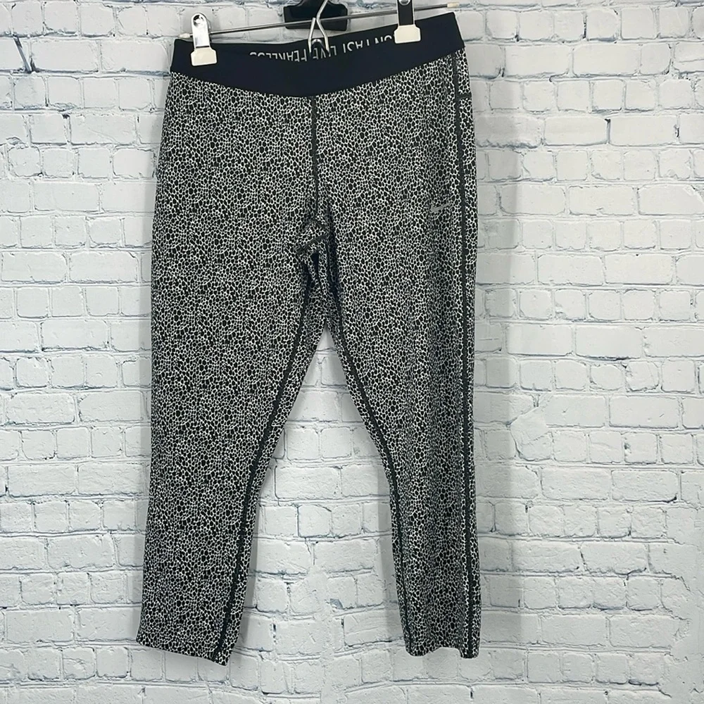 Nike Patterned Soft Stretchy Cropped Running Gym Workout Leggings
